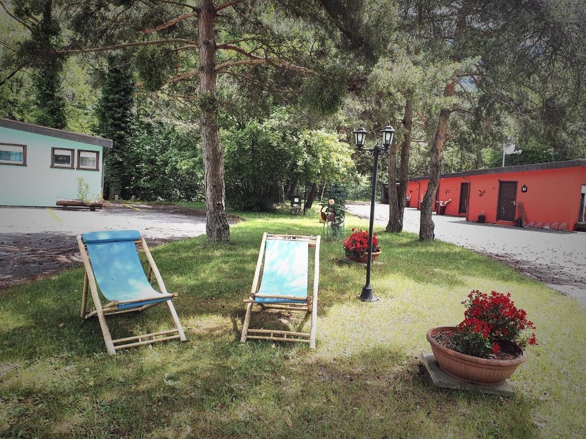 Motel - Hôtel Inter-Alp à St-Maurice Saint-Maurice Buitenkant foto
